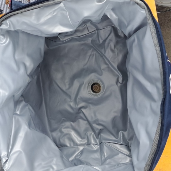 Milwaukee Brewers MLB logo blue & gray  soft shell insulated food can cooler - Picture 6 of 9